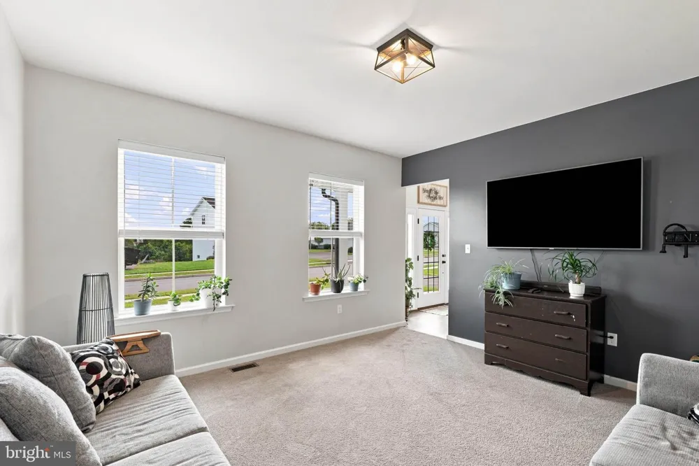 509 ELM STREET Harrisburg, PA 17112