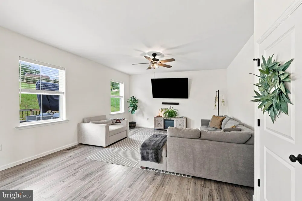 509 ELM STREET Harrisburg, PA 17112