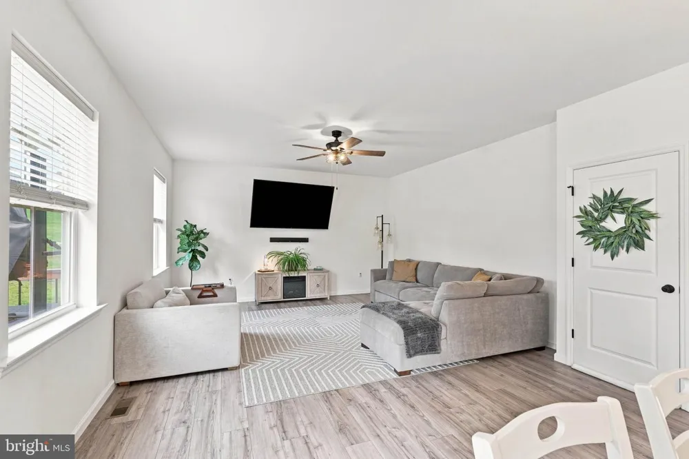509 ELM STREET Harrisburg, PA 17112