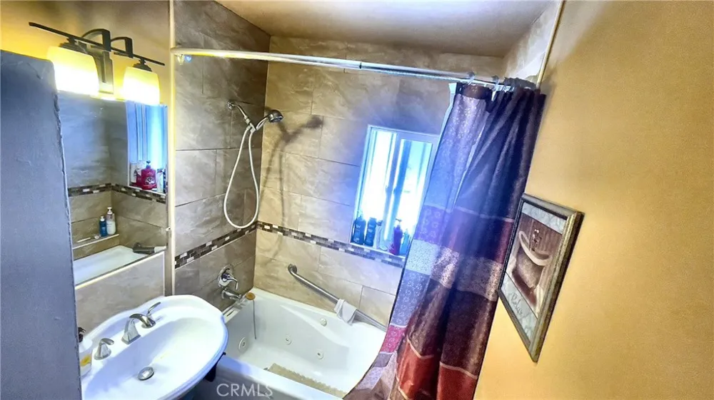 2453 Easy Long Beach, CA 90810
