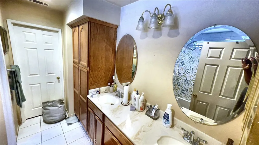 2453 Easy Long Beach, CA 90810