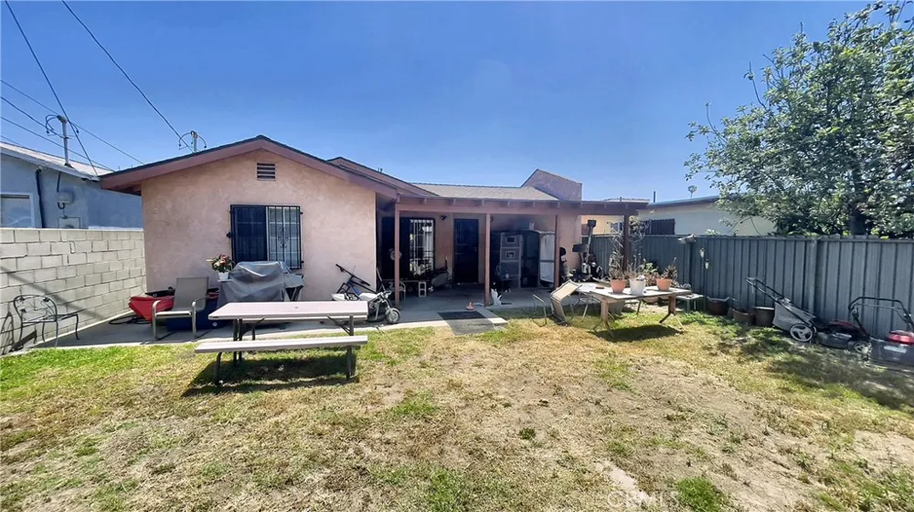 2453 Easy Long Beach, CA 90810