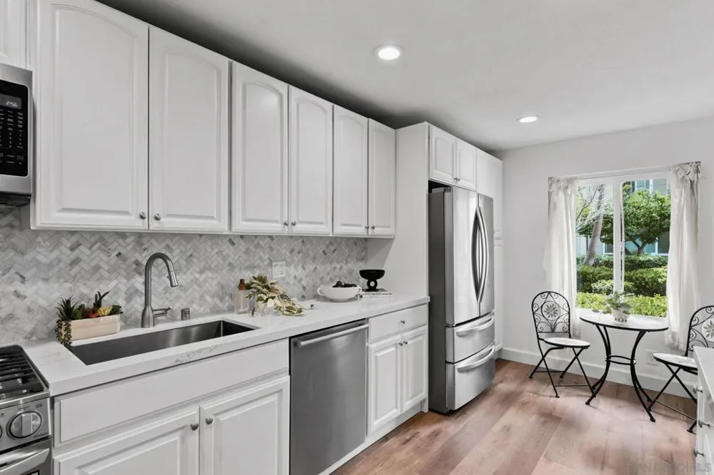 13754 Mango Dr #103 Del Mar, CA 92014