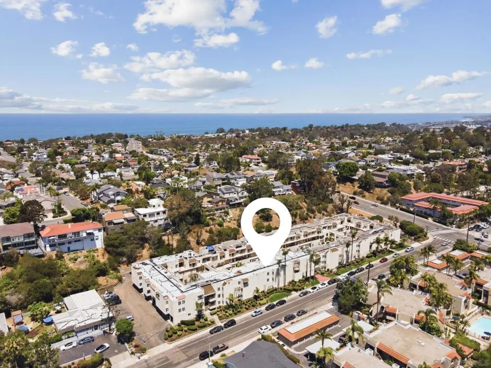 13754 Mango Dr #103 Del Mar, CA 92014