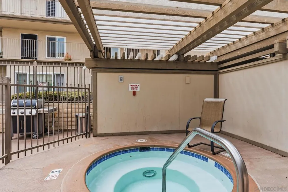 13754 Mango Dr #103 Del Mar, CA 92014