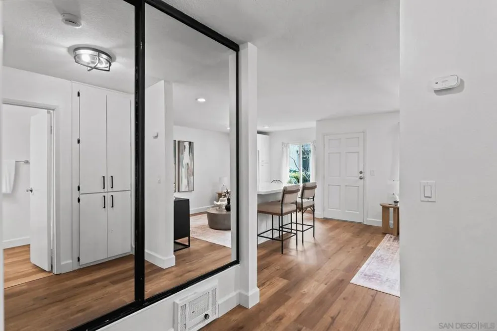 13754 Mango Dr #103 Del Mar, CA 92014