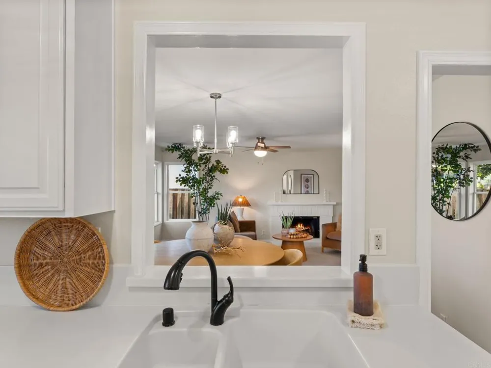 1817 Castle Escondido, CA 92029