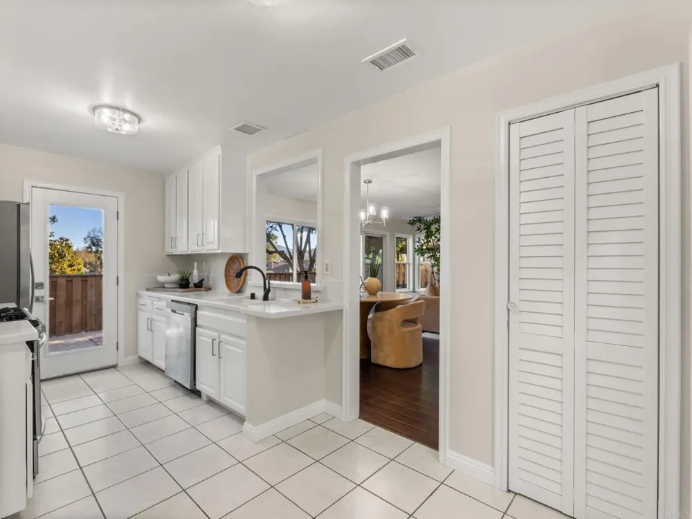 1817 Castle Escondido, CA 92029