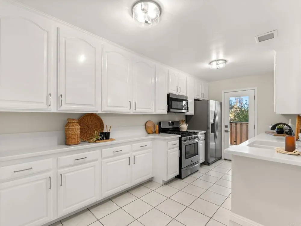 1817 Castle Escondido, CA 92029