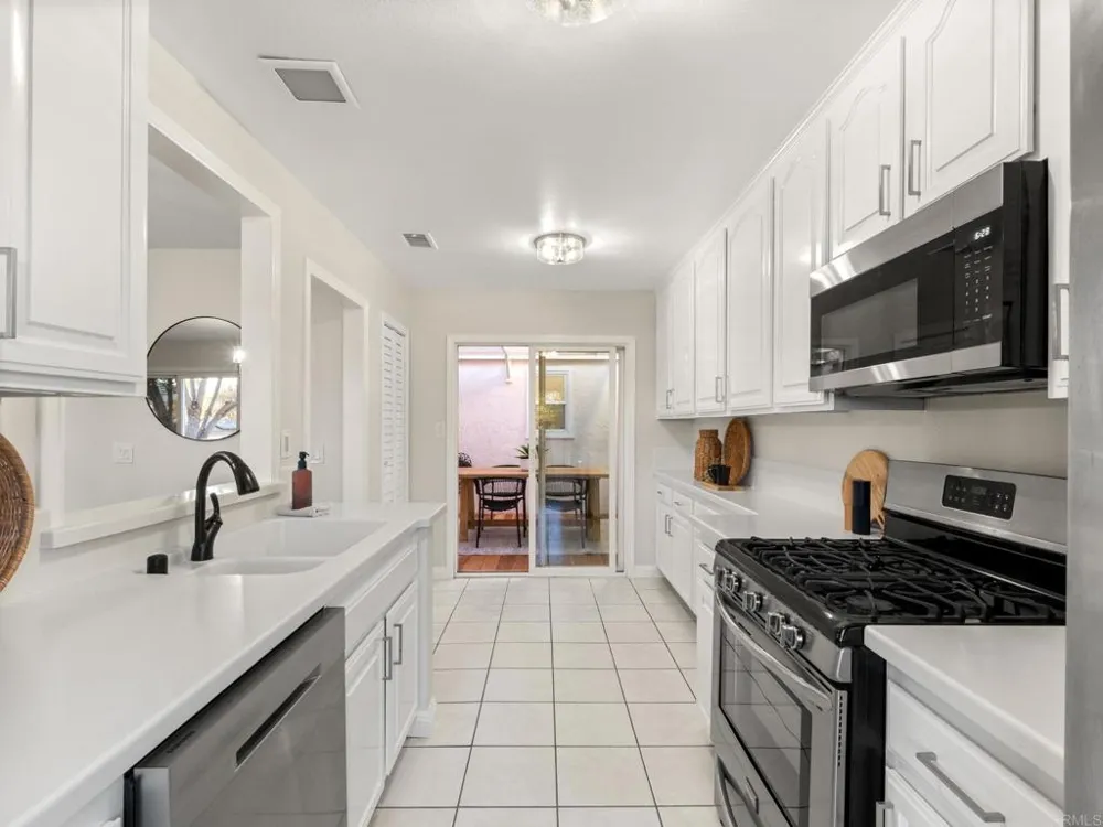 1817 Castle Escondido, CA 92029