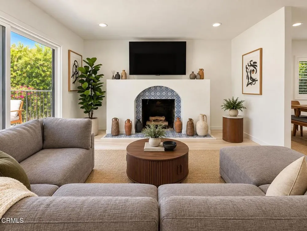 10332 Woodbridge Street Toluca Lake, CA 91602