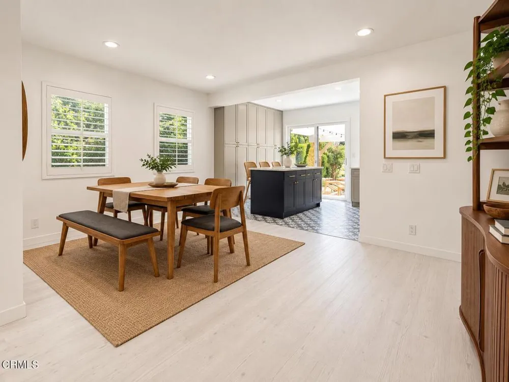 10332 Woodbridge Street Toluca Lake, CA 91602