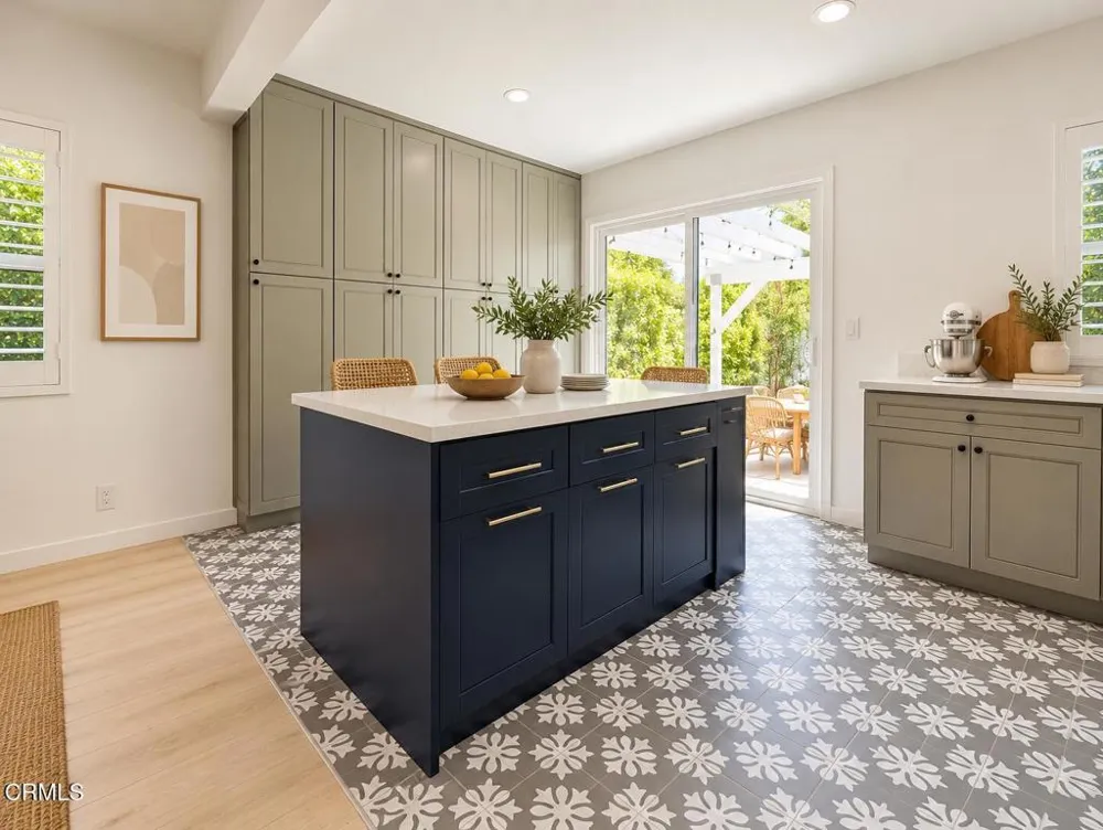 10332 Woodbridge Street Toluca Lake, CA 91602