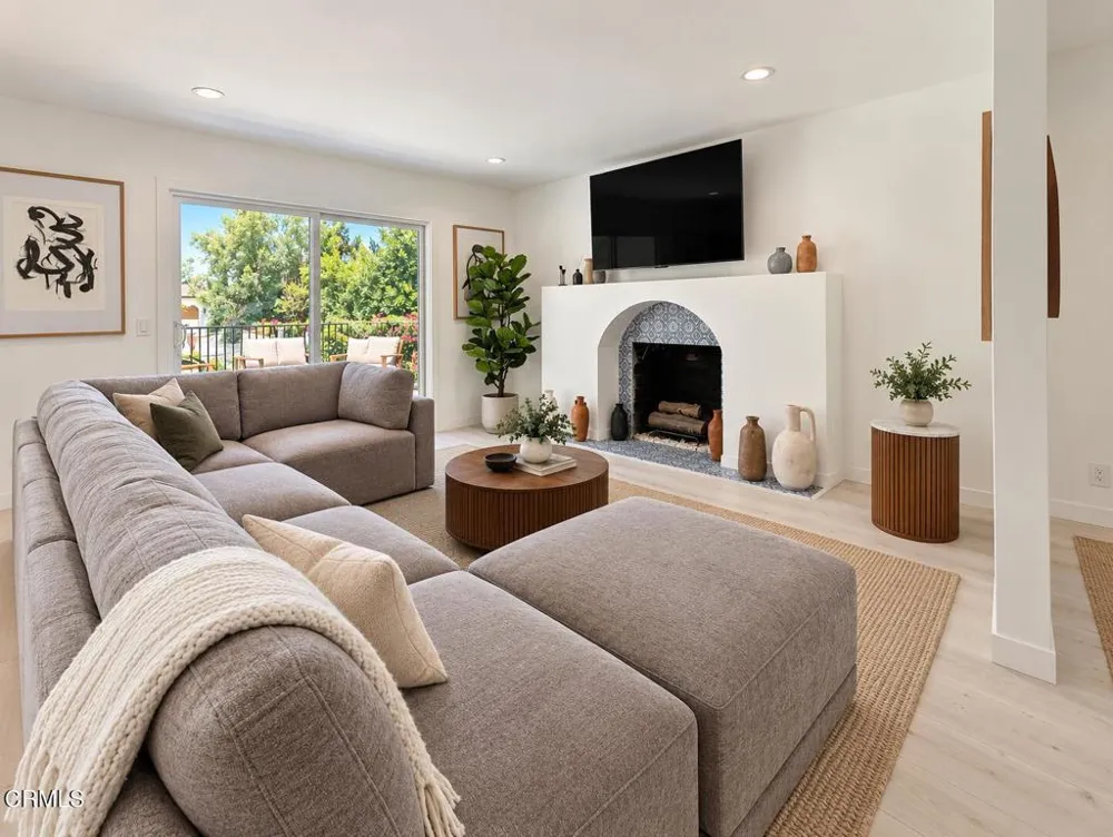 10332 Woodbridge Street Toluca Lake, CA 91602