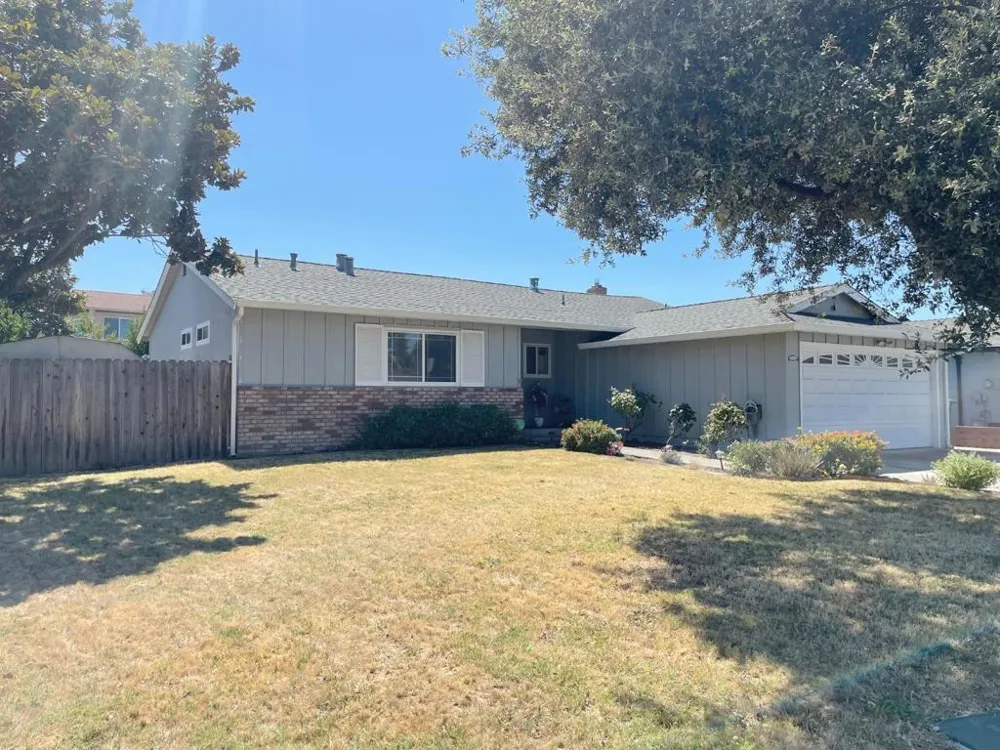 32233 Crest Lane Union City, CA 94587