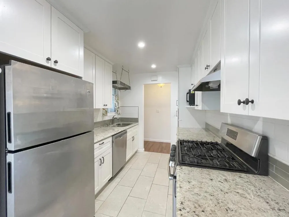 32233 Crest Lane Union City, CA 94587