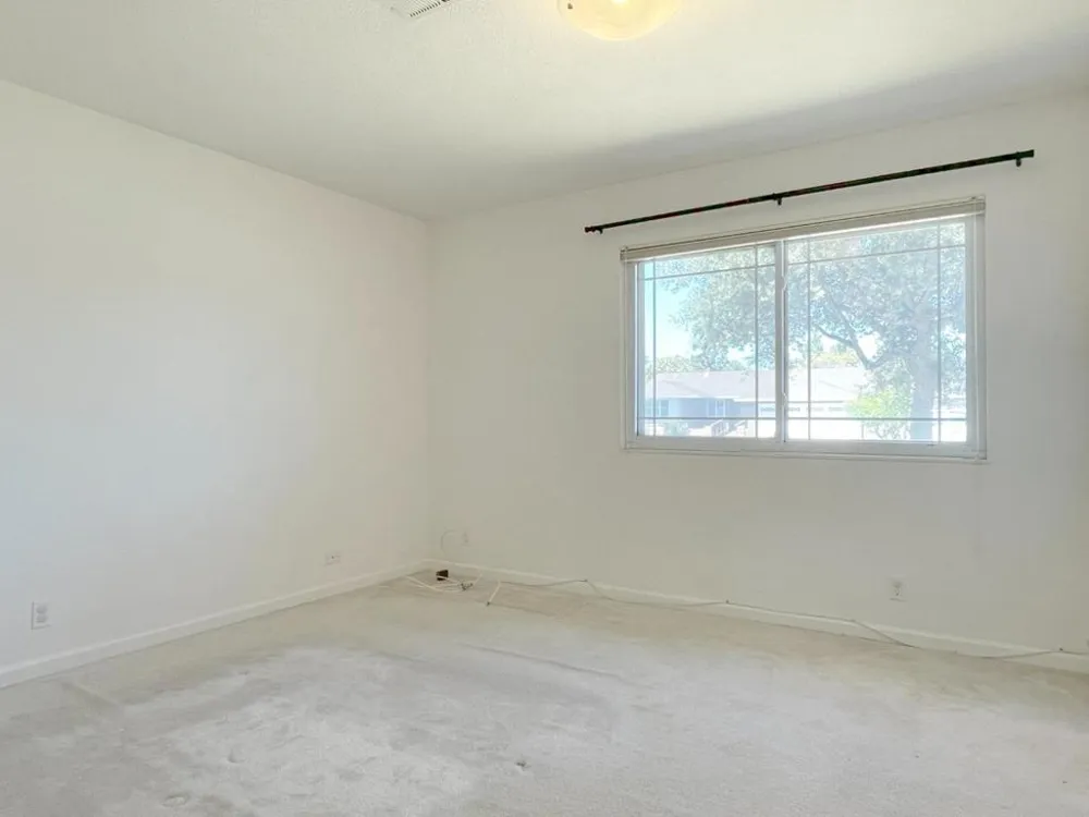 32233 Crest Lane Union City, CA 94587