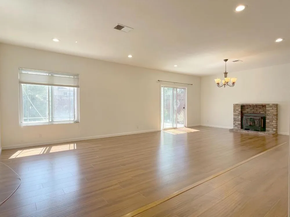 32233 Crest Lane Union City, CA 94587