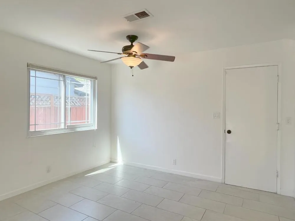 32233 Crest Lane Union City, CA 94587