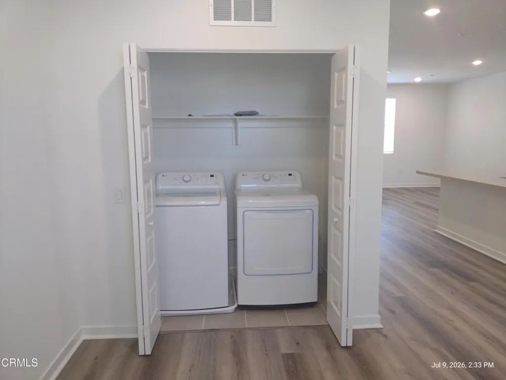 557 Via Vallarta Camarillo, CA 93012