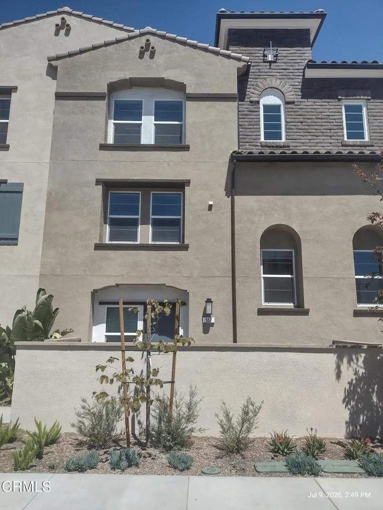 557 Via Vallarta Camarillo, CA 93012
