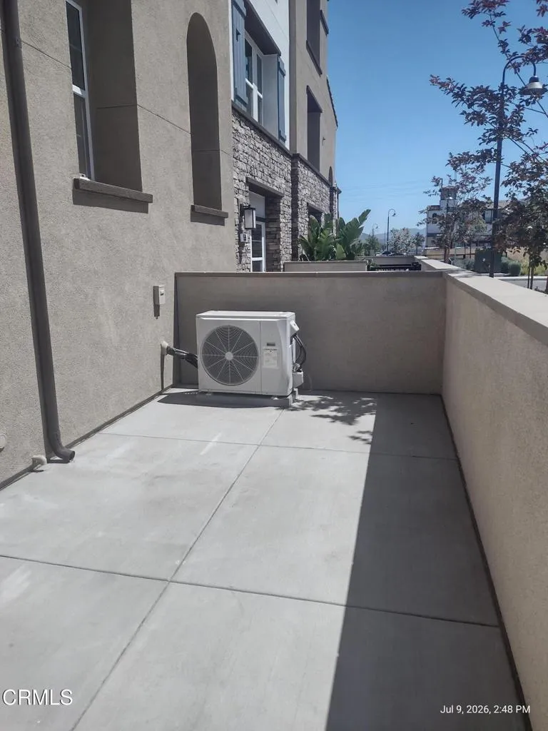 557 Via Vallarta Camarillo, CA 93012