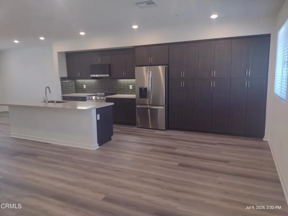 557 Via Vallarta Camarillo, CA 93012