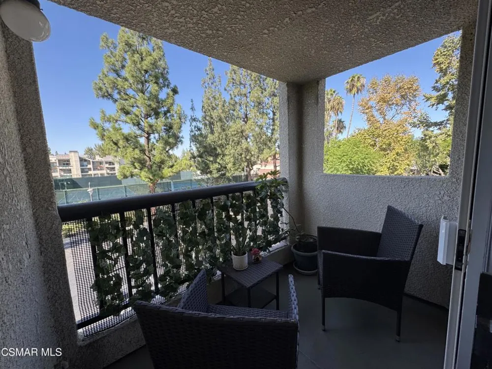 5530 Owensmouth Avenue #206 Woodland Hills, CA 91367