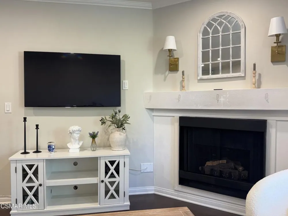 5530 Owensmouth Avenue #206 Woodland Hills, CA 91367