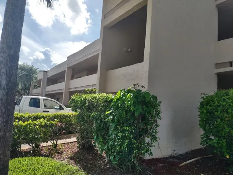 3212 STRAWFLOWER WAY #207