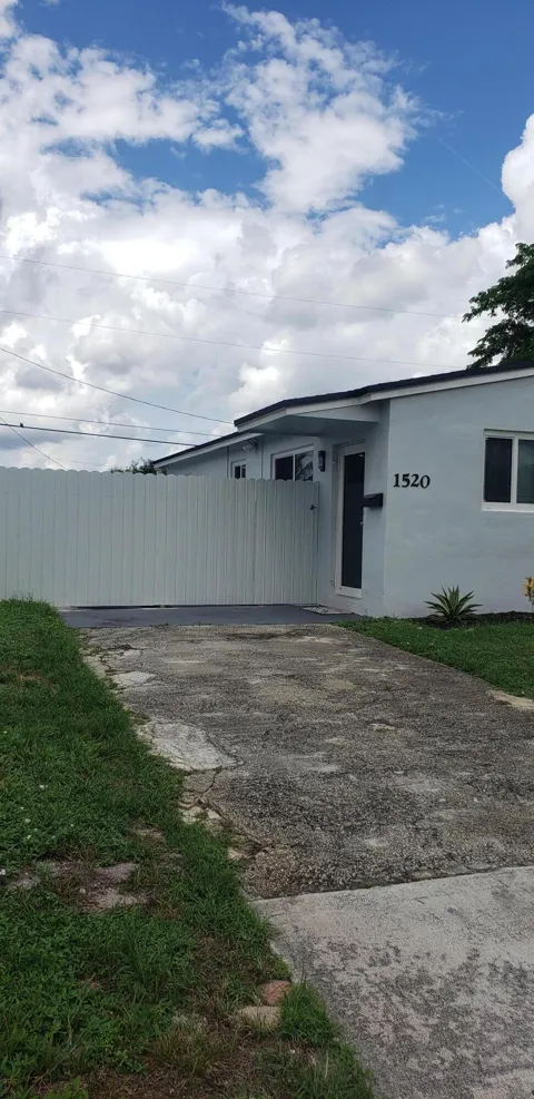 1520 68th Terrace