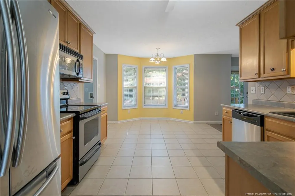 2451 Canford Lane Fayetteville, NC 28304