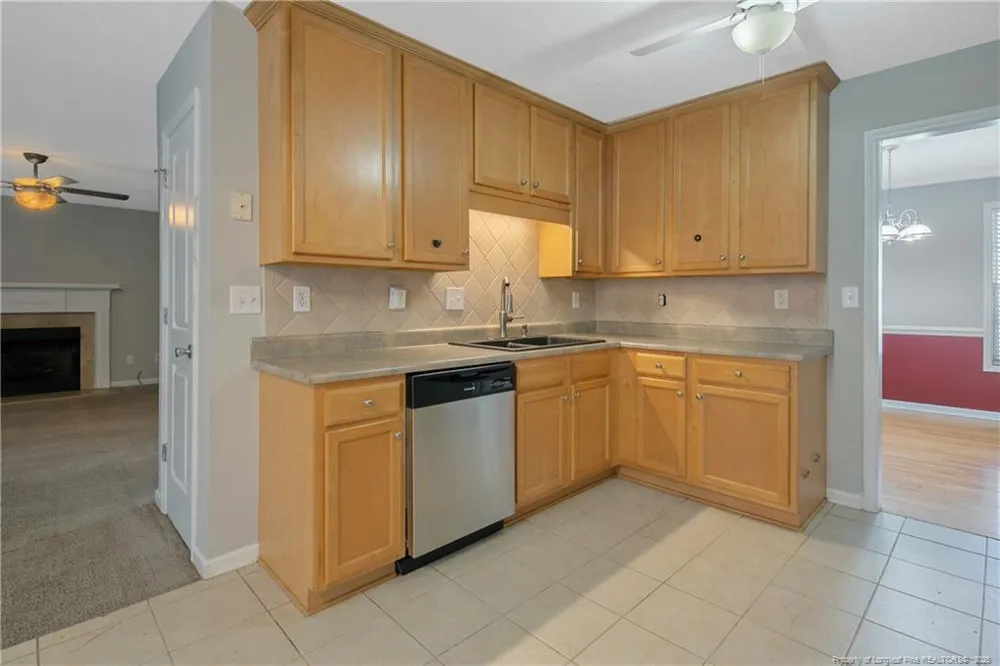 2451 Canford Lane Fayetteville, NC 28304