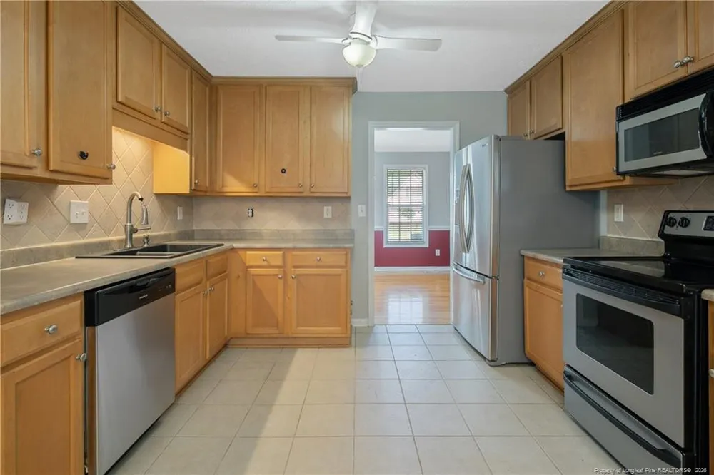 2451 Canford Lane Fayetteville, NC 28304