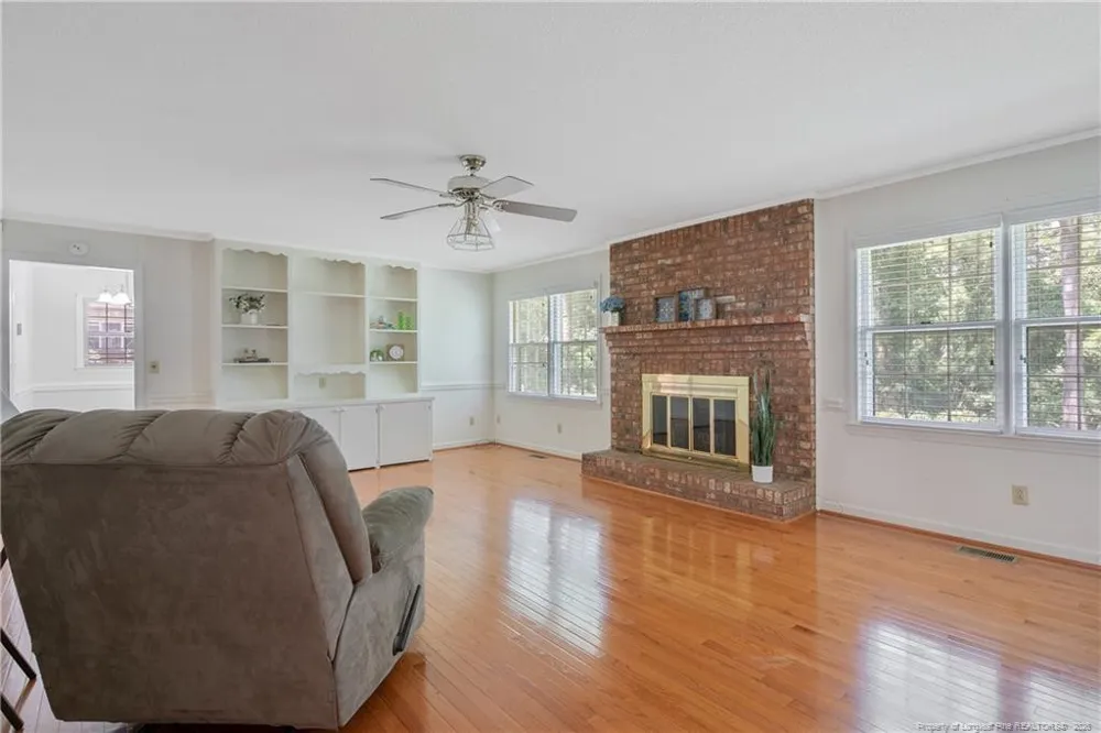 225 Vivian Drive Fayetteville, NC 28311