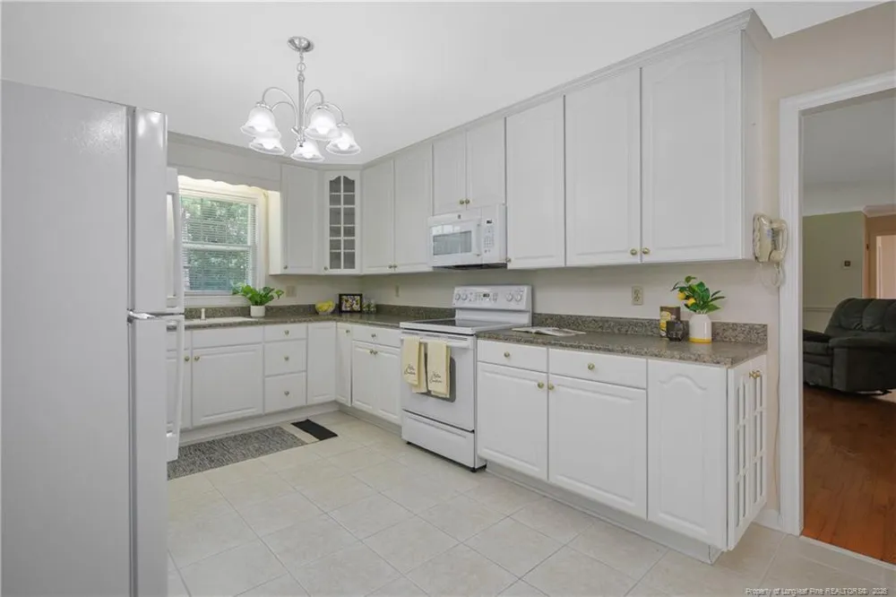 225 Vivian Drive Fayetteville, NC 28311