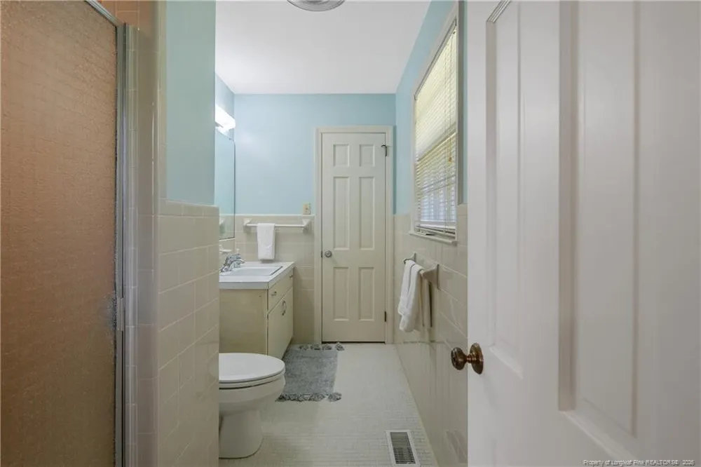 225 Vivian Drive Fayetteville, NC 28311
