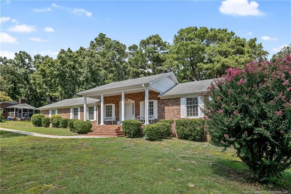 225 Vivian Drive Fayetteville, NC 28311