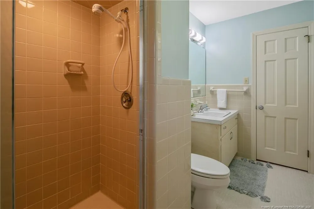 225 Vivian Drive Fayetteville, NC 28311