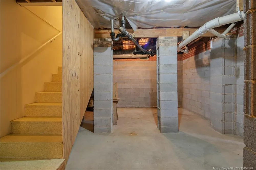 225 Vivian Drive Fayetteville, NC 28311