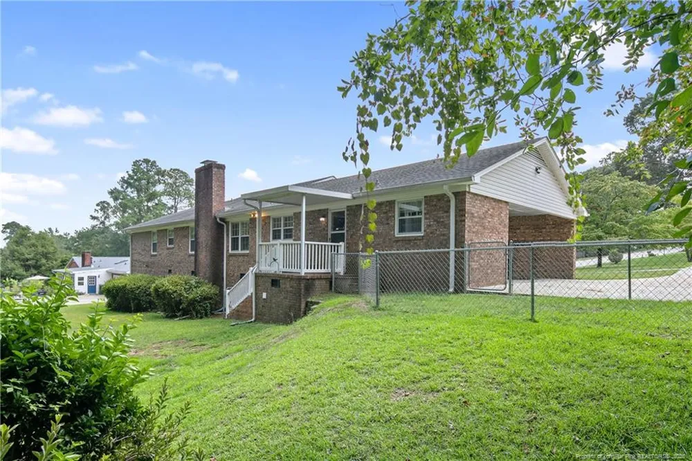 225 Vivian Drive Fayetteville, NC 28311