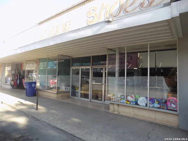 100 E MAIN ST #A Eagle Pass, TX 78852