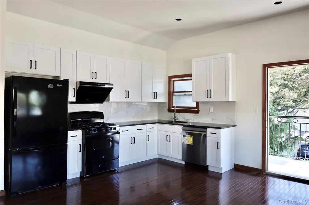 3270 Lafayette Avenue #Floor 2 Bronx, NY 10465