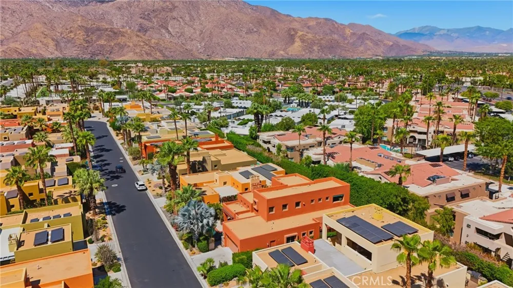 2990 Candlelight Lane Palm Springs, CA 92264
