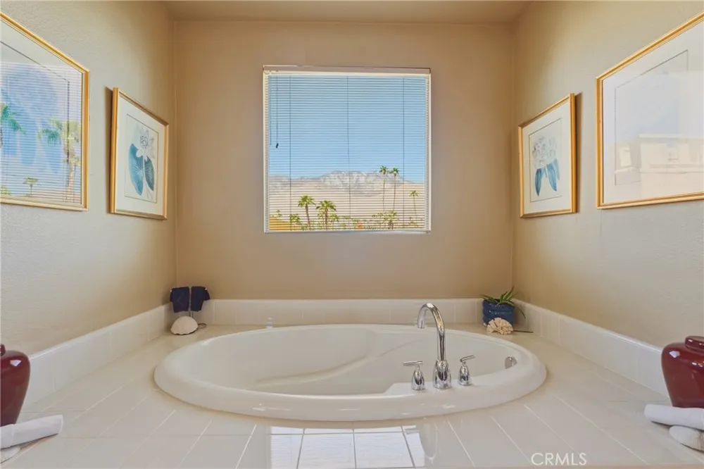 2990 Candlelight Lane Palm Springs, CA 92264