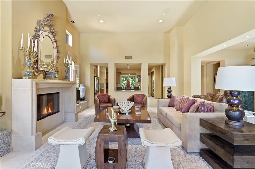2990 Candlelight Lane Palm Springs, CA 92264