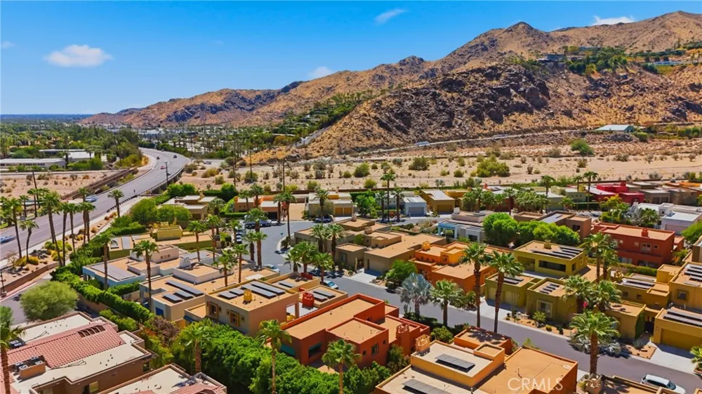 2990 Candlelight Lane Palm Springs, CA 92264