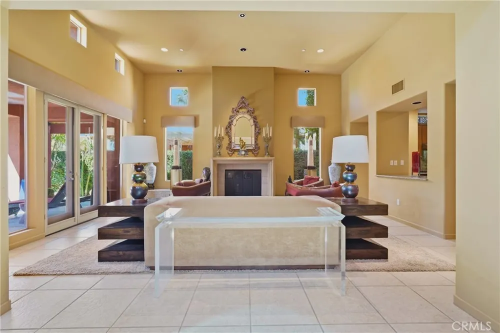 2990 Candlelight Lane Palm Springs, CA 92264