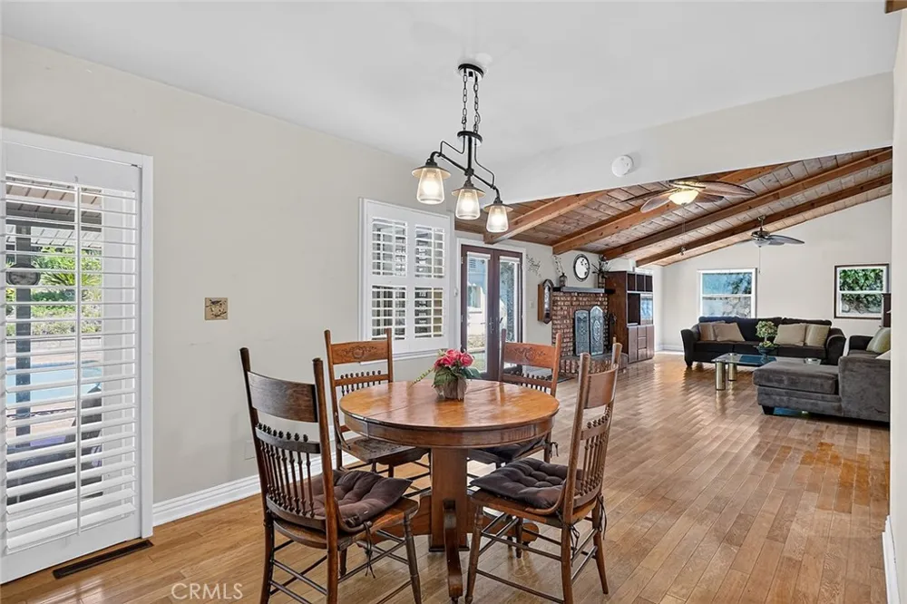 2349 Rockdell Street La Crescenta, CA 91214