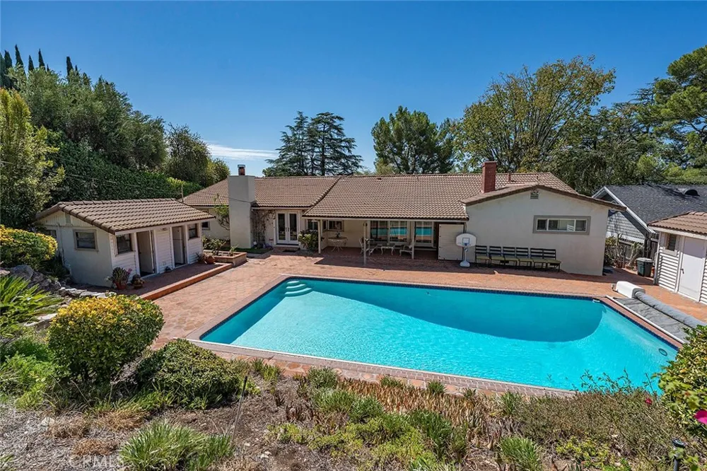 2349 Rockdell Street La Crescenta, CA 91214